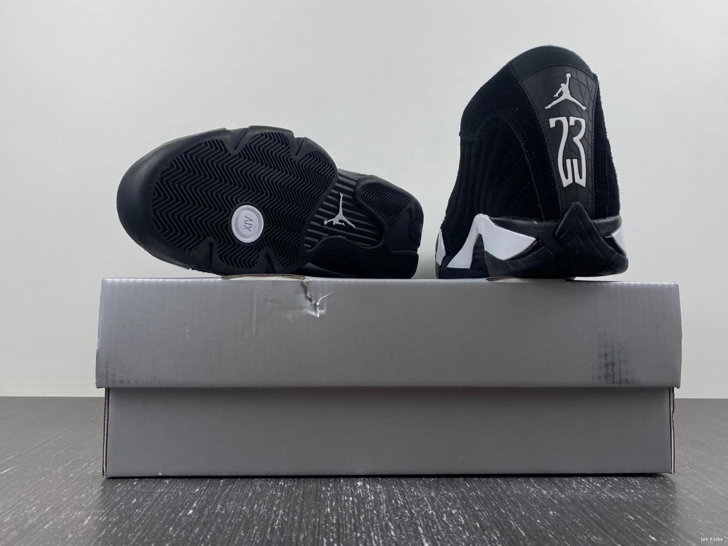 487471-016 Air Black White University Red 14 Jordan 0301